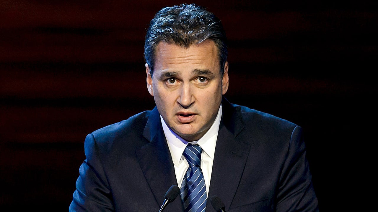 US lawyer Michael Garcia quits as head of FIFA's ethics committee